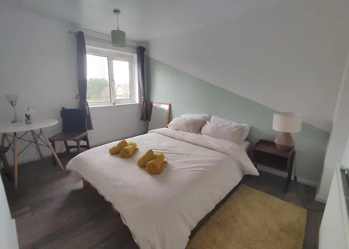 Bright Maisonette Near Central Birmingham
